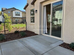 1805 Lucky Star Pl in Lincoln, CA - Building Photo - Building Photo