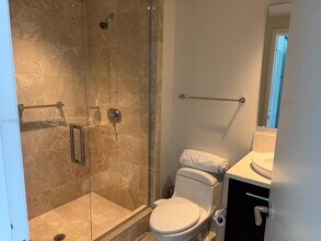 17121 Collins Ave, Unit 3506 in Sunny Isles Beach, FL - Foto de edificio - Building Photo