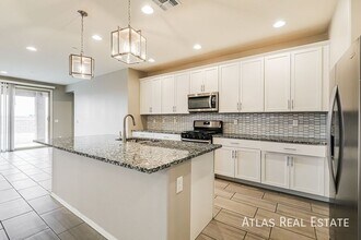 13046 N Murray Dr in Marana, AZ - Foto de edificio - Building Photo