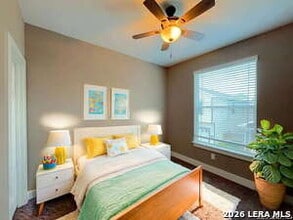 1511 E Sandalwood Ln in San Antonio, TX - Building Photo - Building Photo