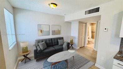 1737 NW 3rd Ave in Miami, FL - Building Photo - Building Photo