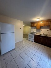 1 Huron Dr in Bay Shore, NY - Building Photo - Building Photo