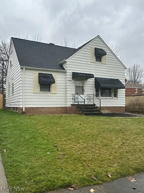 5418 Elmwood Ave in Maple Heights, OH - Building Photo