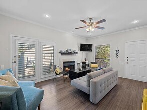 802 S 1st St, Unit 126 in Austin, TX - Building Photo - Building Photo
