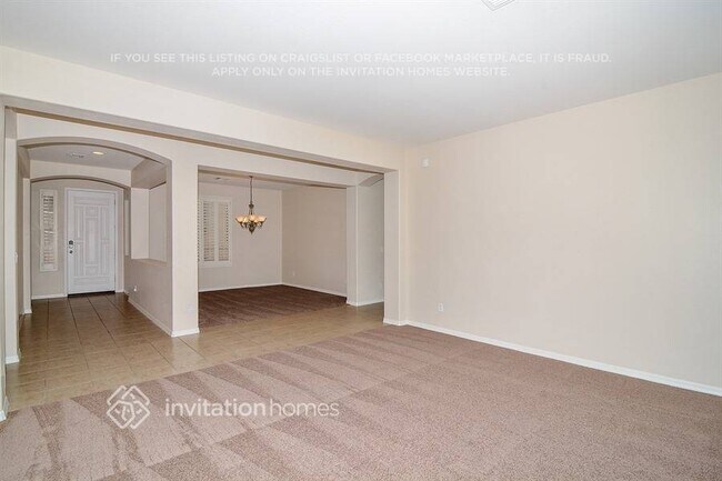 5405 W Siesta Way in Phoenix, AZ - Foto de edificio - Building Photo