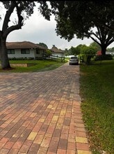 16231 Stirling Rd in Southwest Ranches, FL - Building Photo - Building Photo