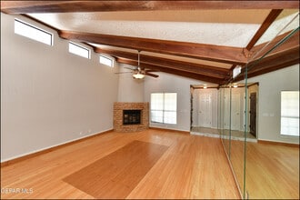 5534 Oakbriar Cir in El Paso, TX - Building Photo - Building Photo