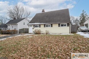 118 Colonia Blvd in Rahway, NJ - Building Photo