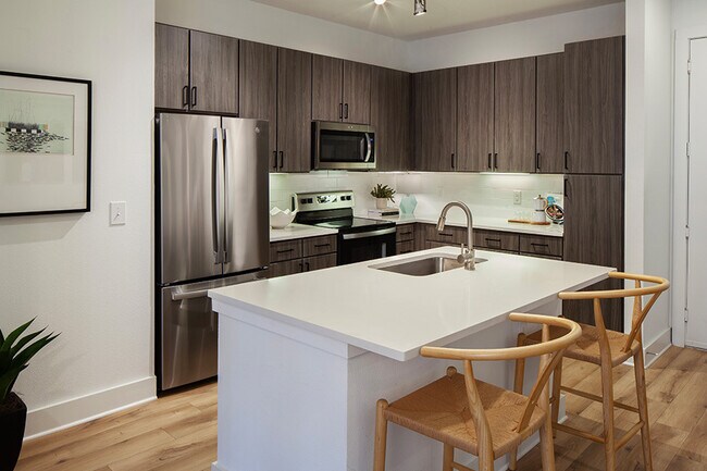 1099 Yale St in Houston, TX - Building Photo - Building Photo