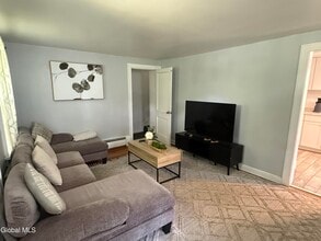42 Cordell Rd in Schenectady, NY - Building Photo - Building Photo