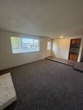 3631 Marshall Ave in Eugene, OR - Building Photo - Building Photo