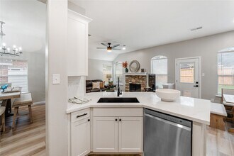 29 Cypress Bayou Ct in Spring, TX - Building Photo - Building Photo
