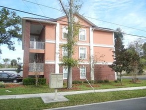 Ivey, Ferguson & Reed Apartment Complex in Daytona Beach, FL - Foto de edificio - Building Photo