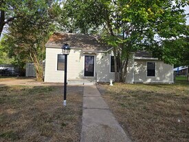 912 S Gordon St in Bryan, TX - Building Photo