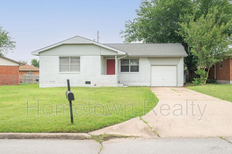 4304 NW Pollard Ave in Lawton, OK - Building Photo