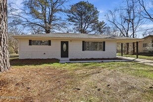 126 Joanie St in Pearl, MS - Building Photo