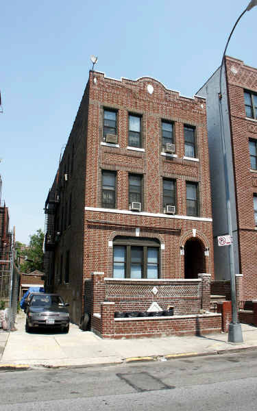 449 E 94th St in Brooklyn, NY - Building Photo