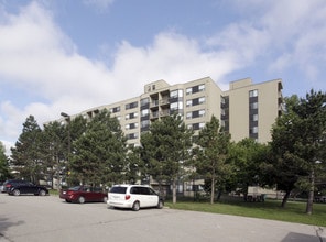 Lakeview Place in Mississauga, ON - Building Photo - Building Photo