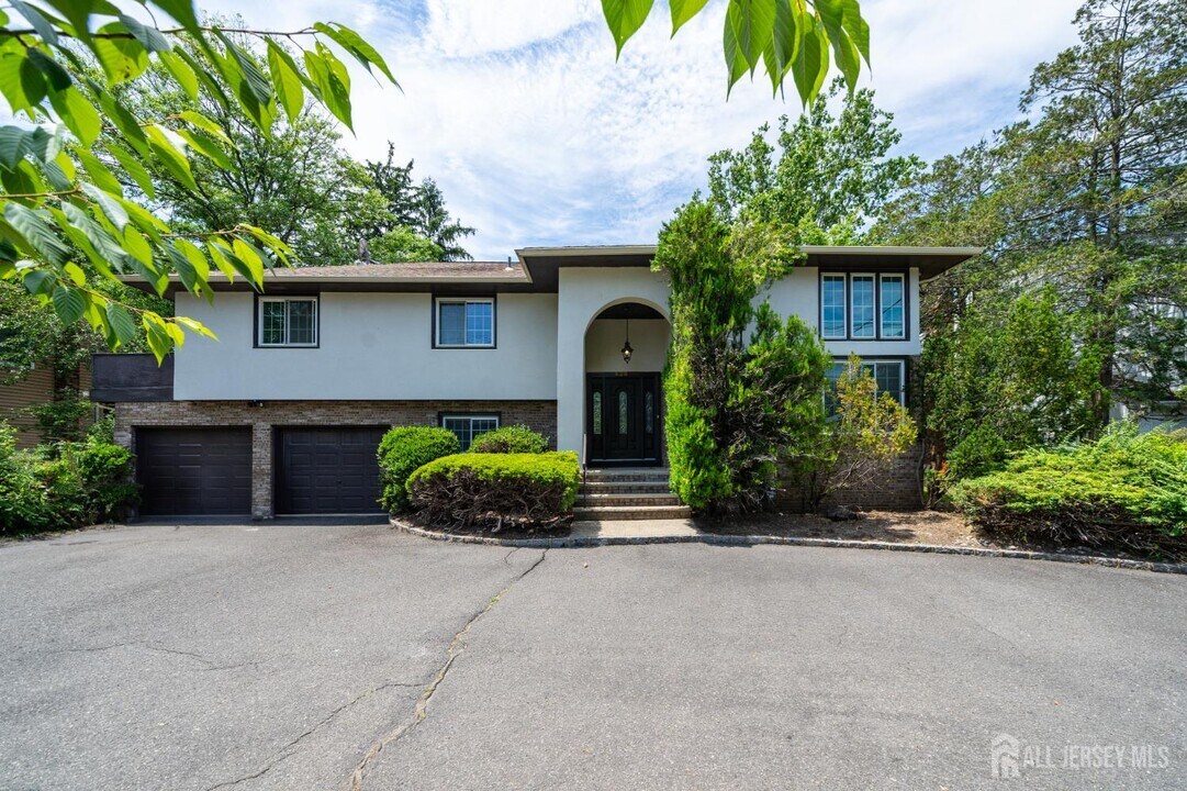 828 Mountain Ave in Springfield, NJ - Building Photo