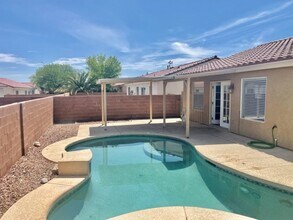 3004 Honeysuckle Ave in North Las Vegas, NV - Building Photo - Building Photo