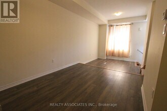 15-15 Heron Park Pl in Toronto, ON - Building Photo - Building Photo