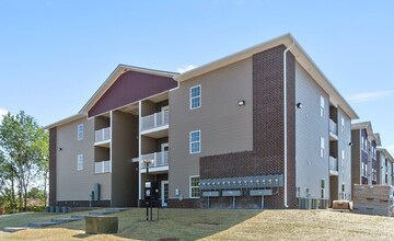 Millswood in Clarksville, TN - Foto de edificio - Building Photo