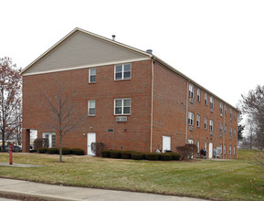 Calvary Plaza - Affordable Housing in Muncie, IN - Foto de edificio - Building Photo