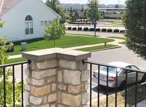 5443 Spring River Ave in Dublin, OH - Foto de edificio - Building Photo