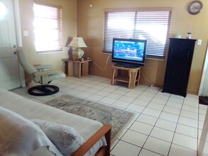 1705 Roslyn Ave in Bradenton, FL - Building Photo - Building Photo