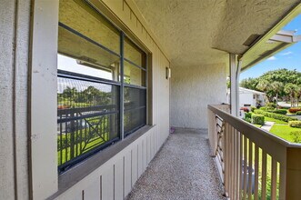 21 Eastgate Dr in Boynton Beach, FL - Building Photo - Building Photo