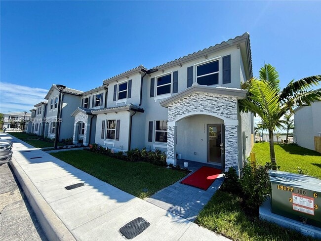 1111 SE 2nd St in Homestead, FL - Building Photo - Building Photo