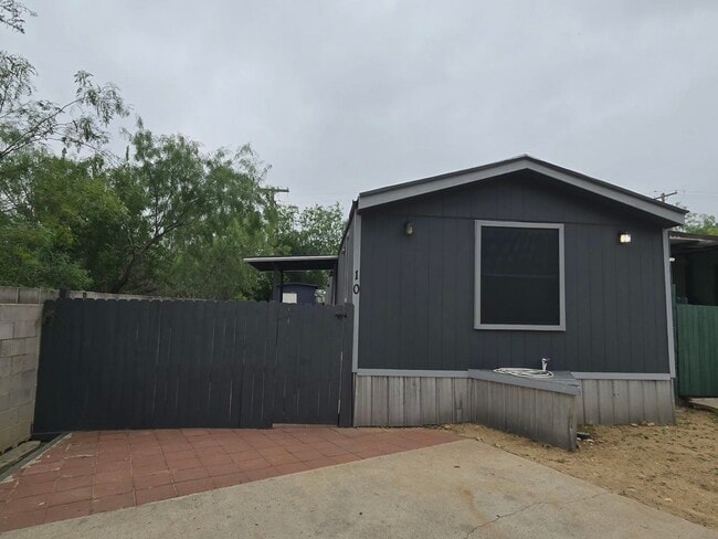 8604 Superior Dr