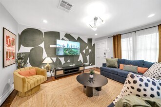 725 Peddie St in Houston, TX - Building Photo - Building Photo