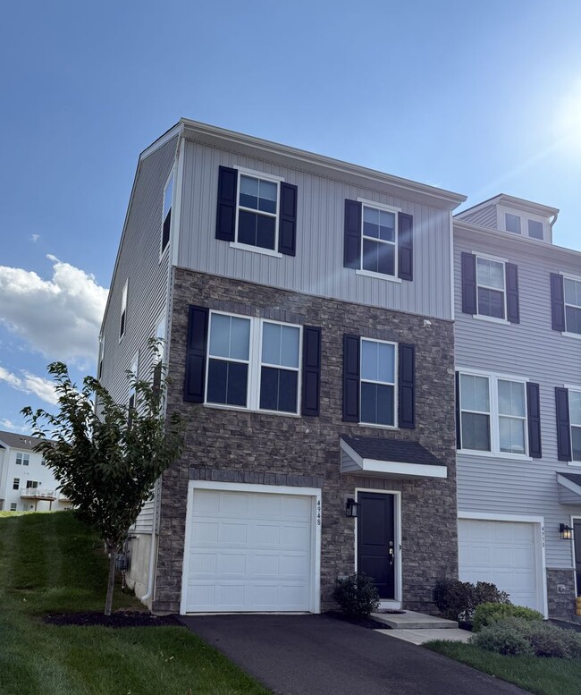 4948 Brookside Ct in Coopersburg, PA - Building Photo - Building Photo