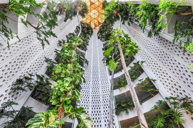 3951 Gulf Shore Blvd N in Naples, FL - Building Photo - Building Photo