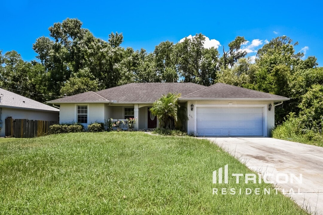 231 Debary Dr in Debary, FL - Building Photo