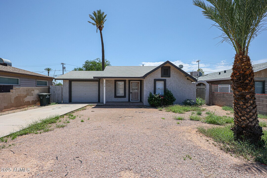 219 W 9th St in Casa Grande, AZ - Building Photo