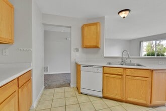 1308 S Danube Way in Aurora, CO - Building Photo - Building Photo