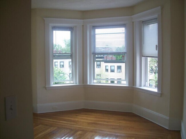 465 Park, Unit 15 in Boston, MA - Foto de edificio - Building Photo