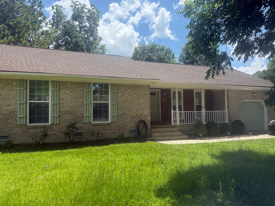12 Lighthouse Dr in Goose Creek, SC - Foto de edificio