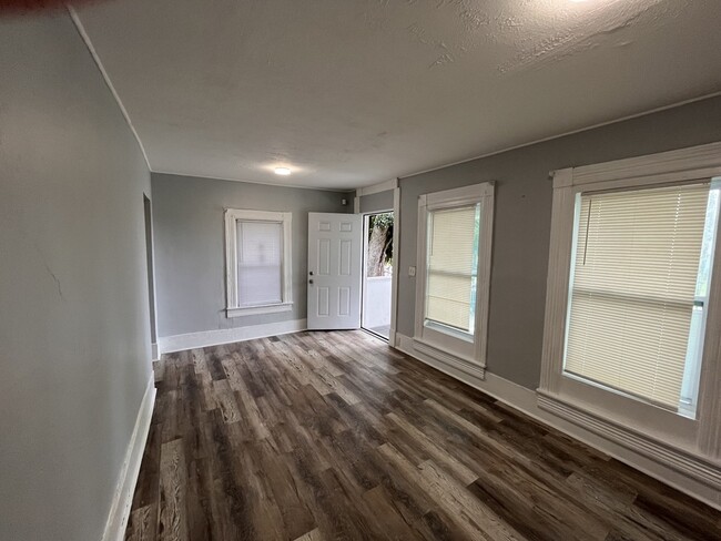 1648 W 36th St in Jacksonville, FL - Foto de edificio - Building Photo