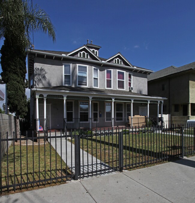 410 S Boyle Ave in Los Angeles, CA - Foto de edificio - Building Photo