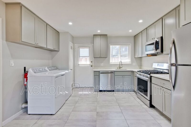 331 Higdon Ave in Mountain View, CA - Building Photo