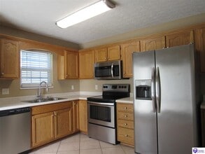 707 Clear Spring Ct in Elizabethtown, KY - Building Photo - Building Photo