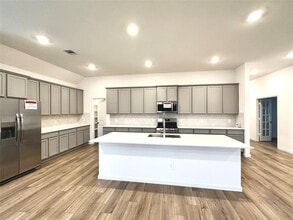 18330 Tiger Flowers Dr in Conroe, TX - Building Photo - Building Photo