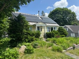 19 Hough St in Lebanon, NH - Building Photo