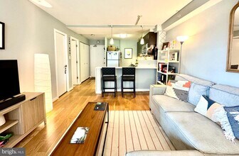 1101 3rd St SW in Washington, DC - Building Photo - Building Photo