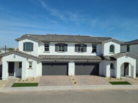 Bella Encanta in Mesa, AZ - Building Photo
