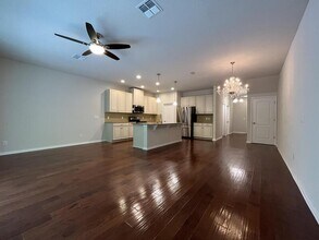 33 Mayo Ct in Oviedo, FL - Foto de edificio - Building Photo