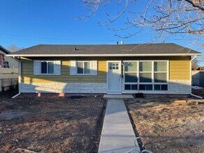 1216 Pando Ave in Colorado Springs, CO - Building Photo - Building Photo